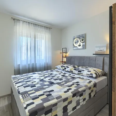 Brand New Excellence Apartman Póla