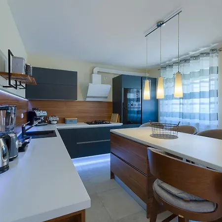 Brand New Excellence Póla