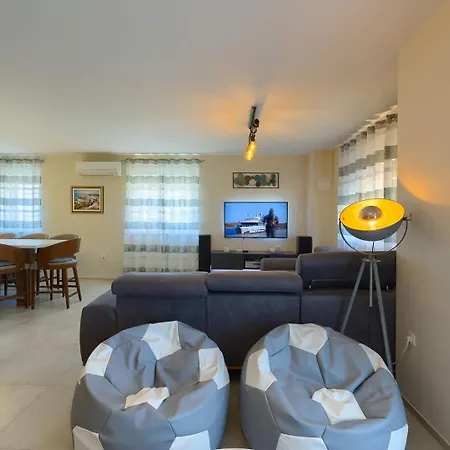 Brand New Excellence Apartman *