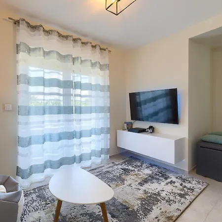 Brand New Excellence Apartman Póla