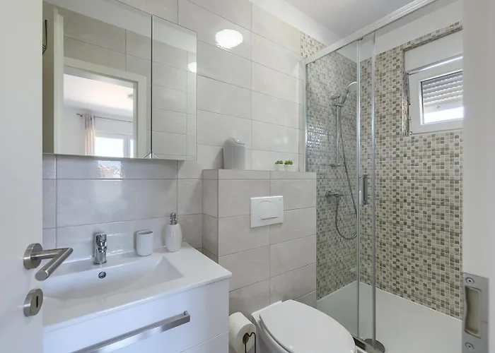 Apartment Brand New Excellence