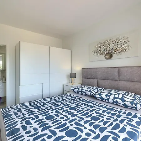 Brand New Excellence Apartament Pula