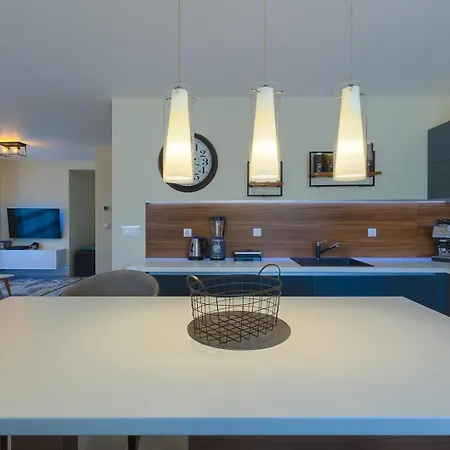 Brand New Excellence * Pula