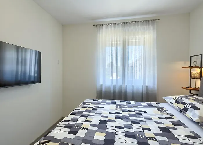 Brand New Excellence Apartment *